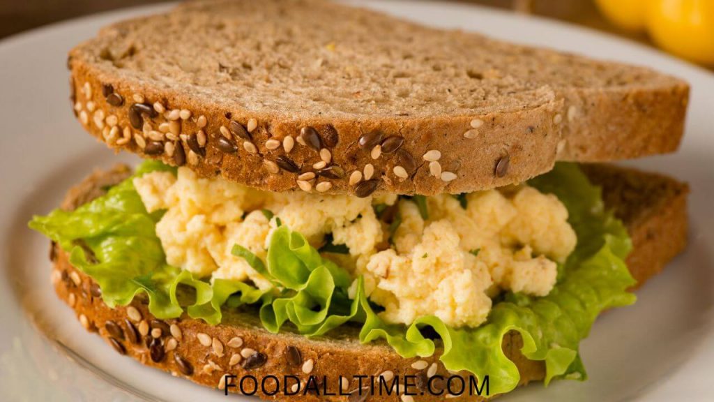Make a healthy egg sandwich 